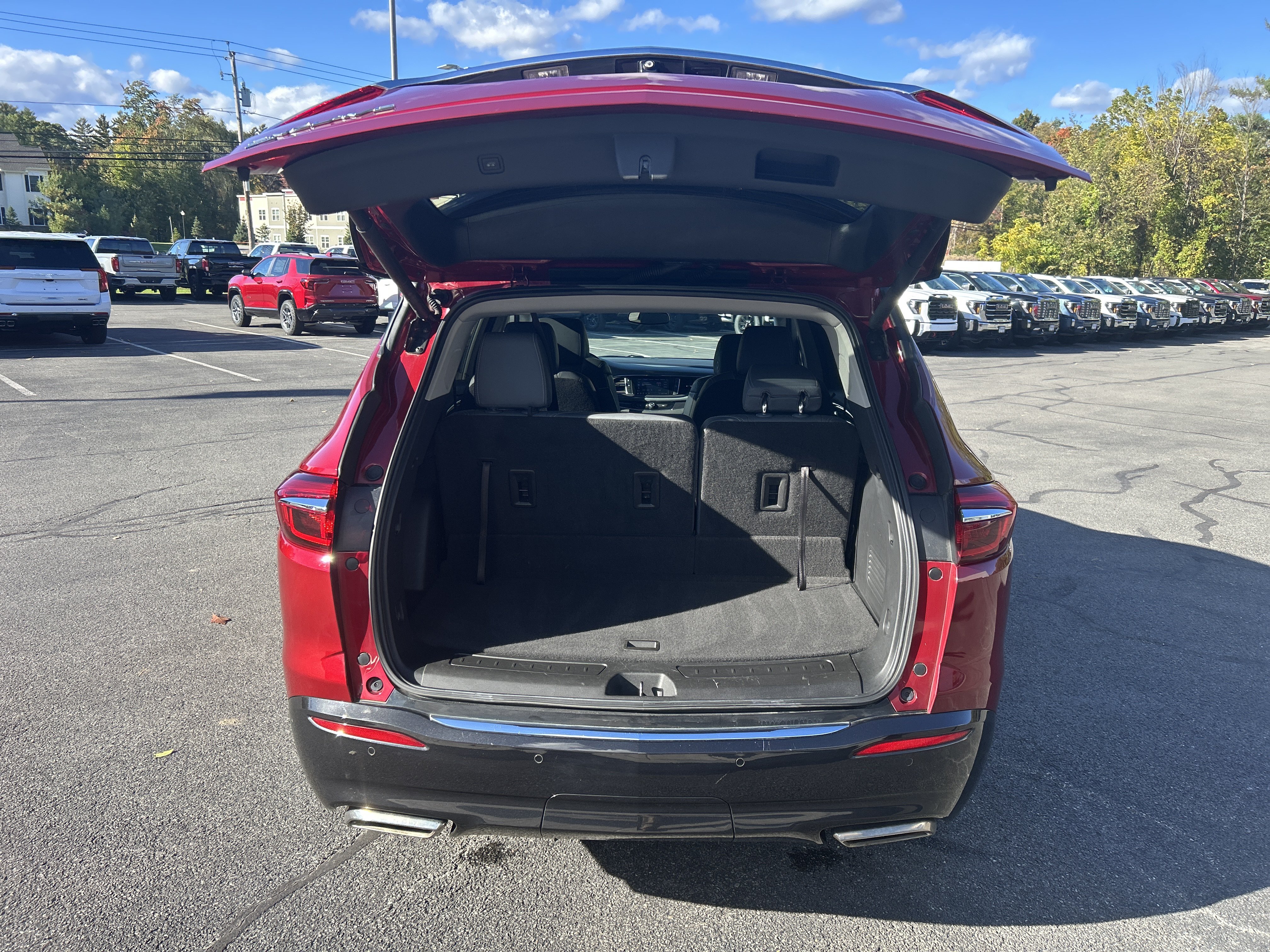 Used 2021 Buick Enclave Essence w/ Sound and Sites Package AWD/4WD image 9