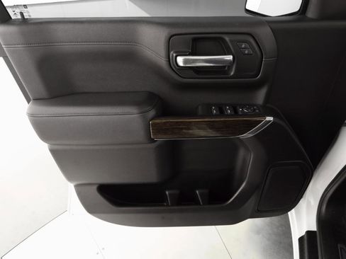 Used 2020 GMC Sierra 1500 Elevation w/ Elevation Value Package image 9