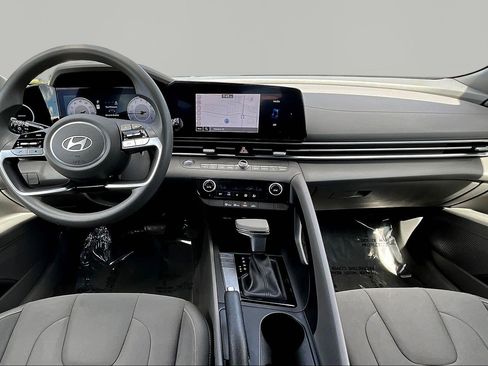 Used 2024 Hyundai Elantra SEL FWD image 7