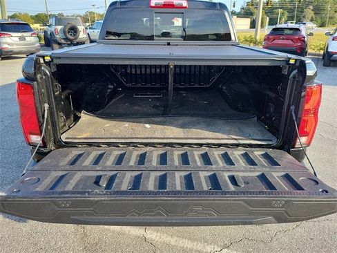 Used 2024 Chevrolet Colorado Z71 w/ Z71 Convenience Package 2 image 8