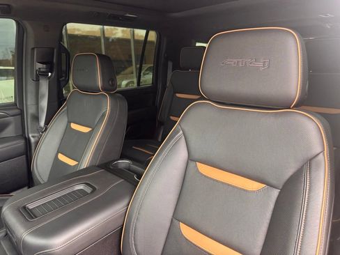 Used 2024 GMC Yukon XL AT4 w/ AT4 Premium Plus Package AWD/4WD image 14