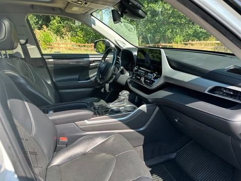 Used 2020 Toyota Highlander Platinum AWD/4WD image 29