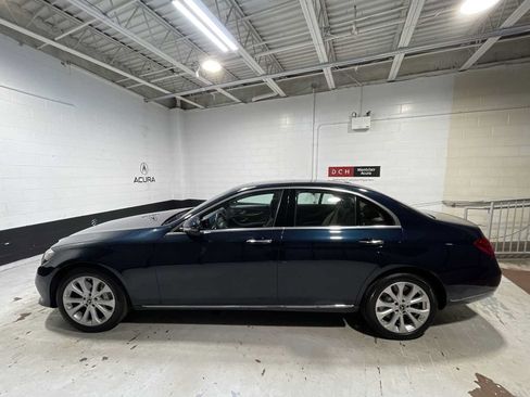Used 2018 Mercedes-Benz E 400 4MATIC Sedan image 3