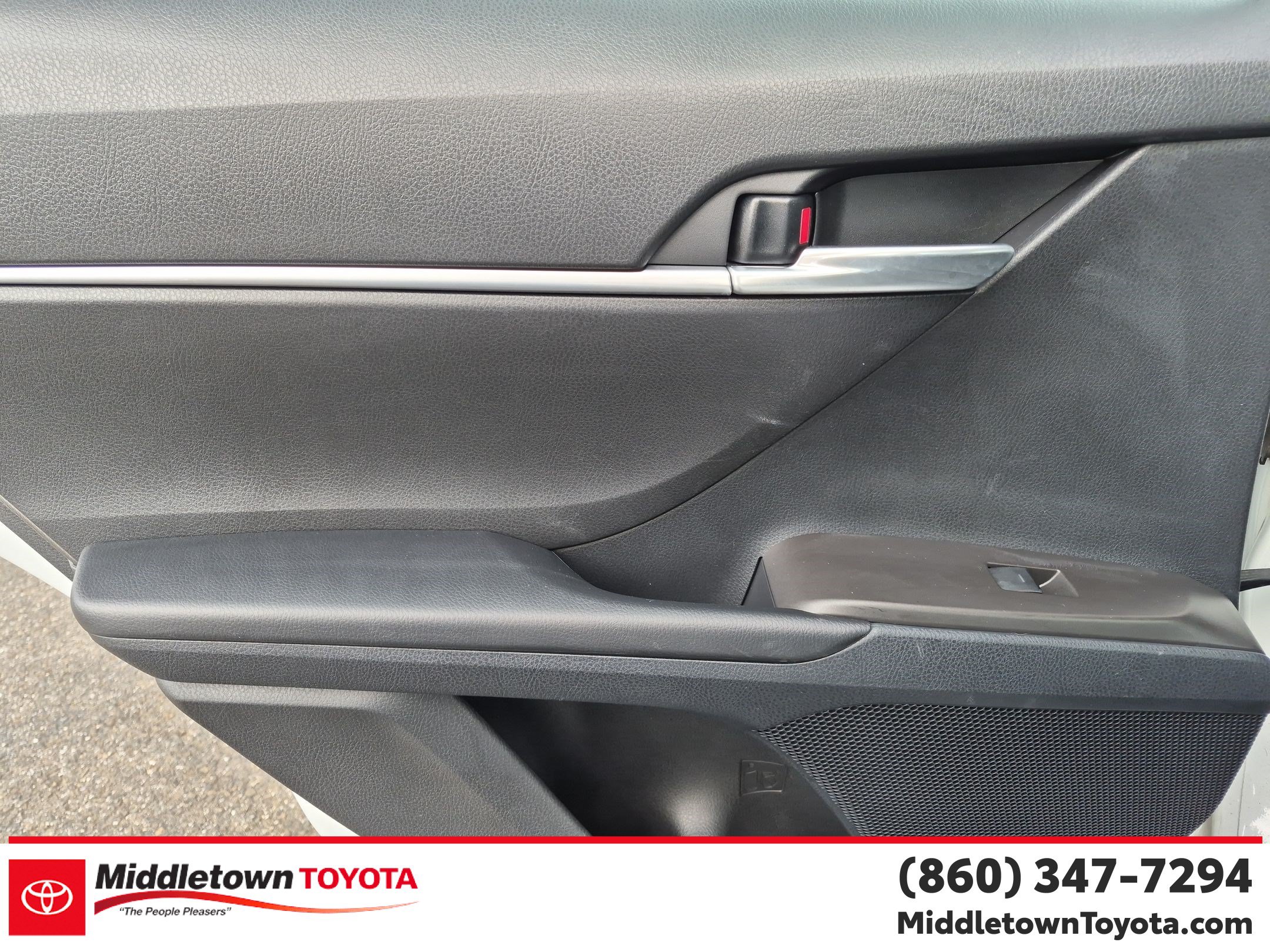 Used 2024 Toyota Camry SE w/ Cold Weather Package FWD image 27