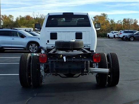 New 2026 RAM 5500 Tradesman image 19