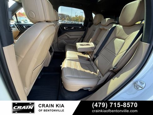 Used 2019 Porsche Cayenne image 27