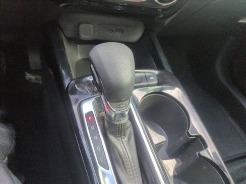 Used 2024 Chevrolet Trax LT w/ Driver Confidence Package image 12