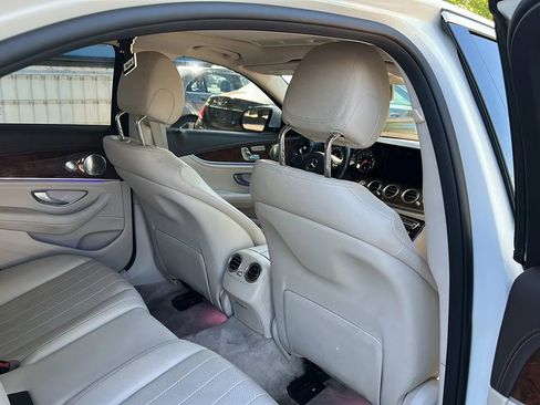 Used 2017 Mercedes-Benz E 300 4MATIC image 18