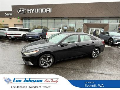 Used 2023 Hyundai Elantra Limited w/ Winter Weather Package