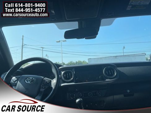 Used 2019 Toyota Tacoma TRD Off-Road image 18
