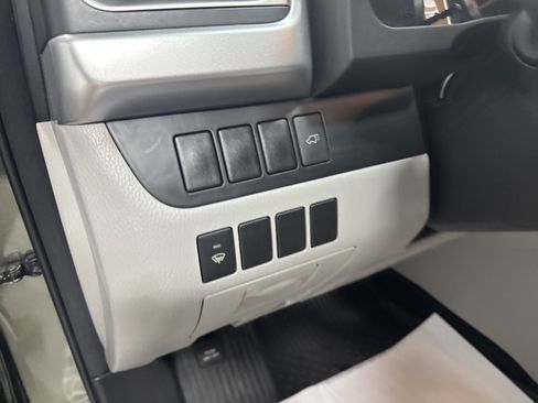Used 2015 Toyota Highlander XLE AWD/4WD image 16