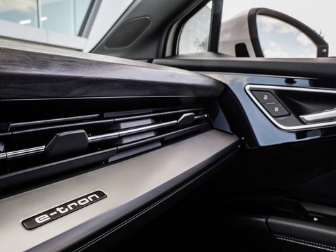 Certified 2024 Audi Q4 e-tron Premium Plus image 17