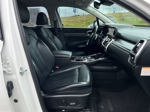 Used 2023 Kia Sorento EX image 13