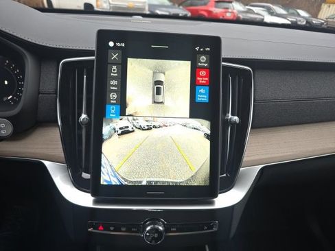 New 2026 Volvo XC90 B6 Plus w/ Protection Package Premier image 32