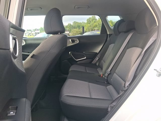 Used 2025 Kia Soul LX w/ LX Technology Package FWD image 10