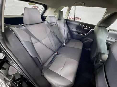 Certified 2022 Toyota RAV4 XLE AWD/4WD image 28