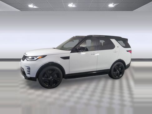 Used 2025 Land Rover Discovery Dynamic SE image 1