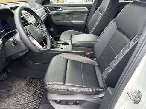 Used 2022 Volkswagen Atlas Cross Sport SE image 5