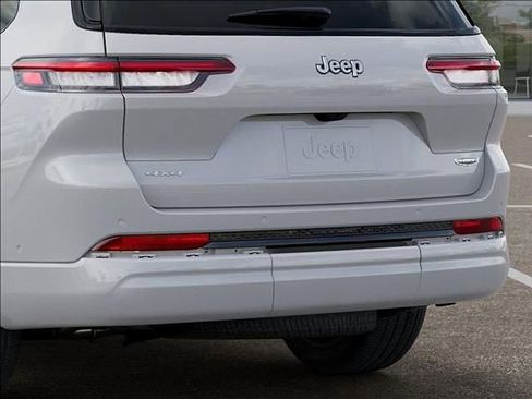 New 2026 Jeep Grand Cherokee L Summit AWD/4WD image 13
