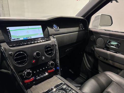 Used 2020 Rolls-Royce Cullinan image 37