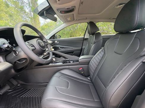 New 2026 Hyundai Elantra Limited FWD image 10