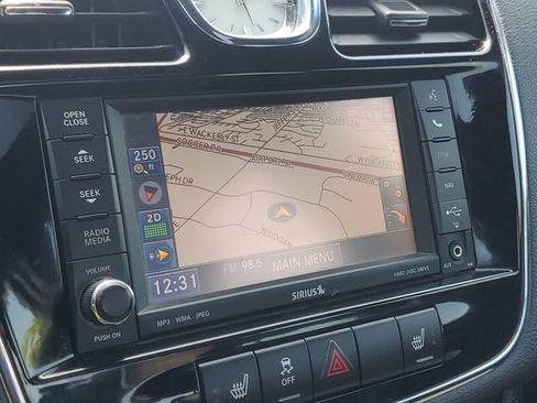 Used 2013 Chrysler 200 Limited w/ Sun/Sound Group FWD image 18