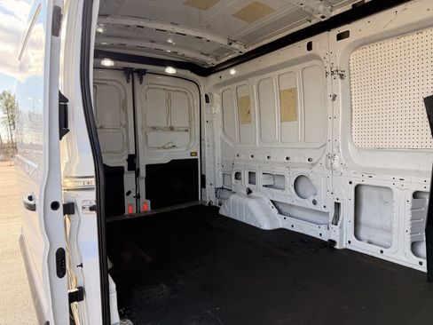 Used 2018 Ford Transit 150 Base image 14