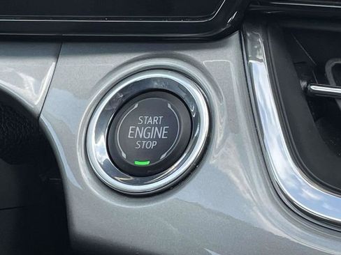 Used 2025 Chevrolet Trax LT image 17