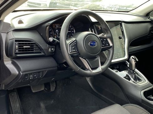 Used 2025 Subaru Outback Premium image 9