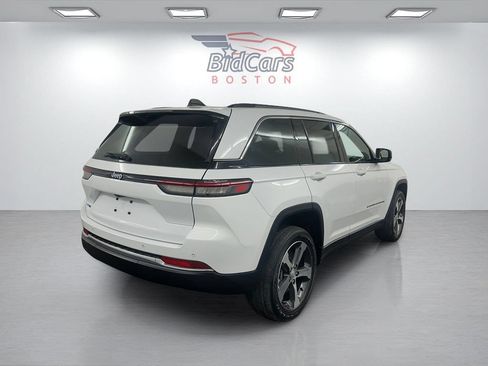 Used 2023 Jeep Grand Cherokee 4WD 4xe image 4