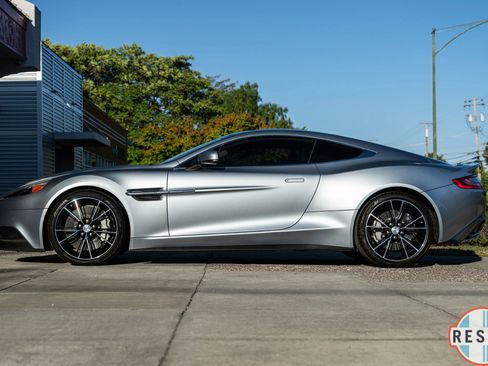 Used 2014 Aston Martin Vanquish Coupe RWD image 11