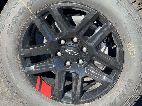 New 2026 Chevrolet Silverado 1500 RST w/ Redline Edition image 9