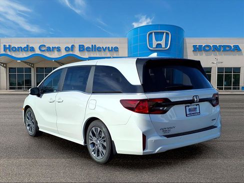New 2026 Honda Odyssey Touring image 3