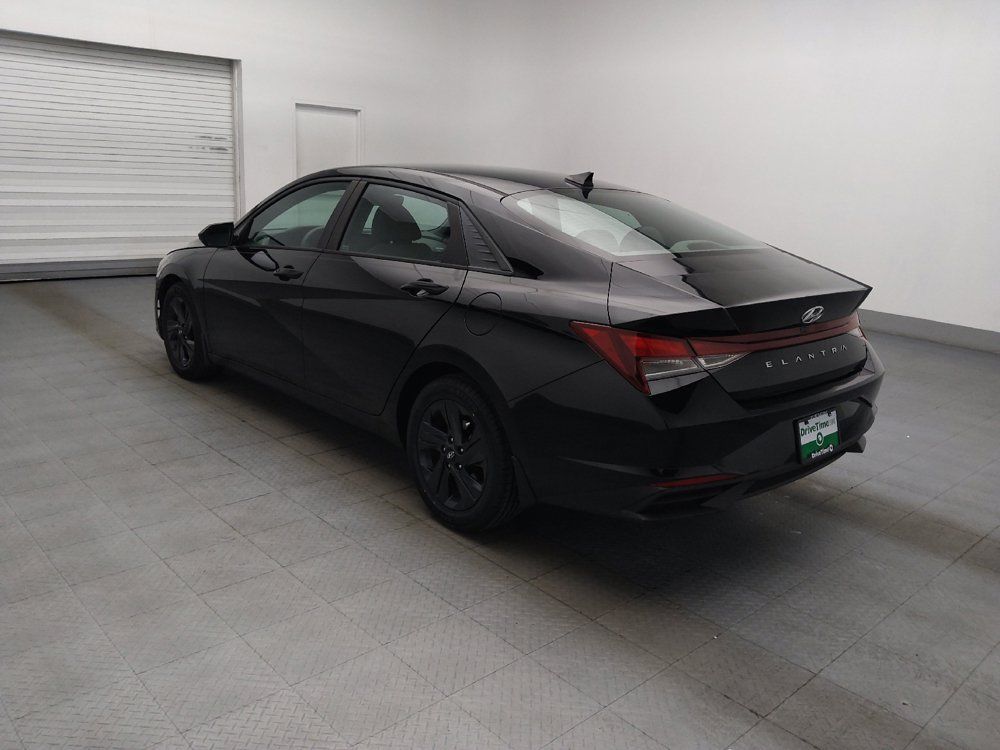 Used 2023 Hyundai Elantra SEL FWD image 3