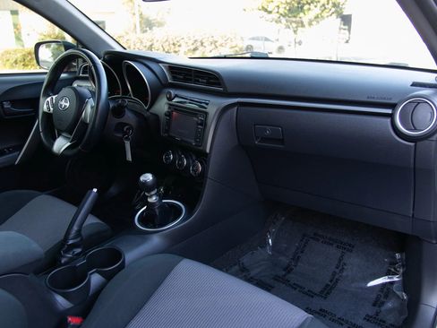 Used 2014 Scion tC image 27