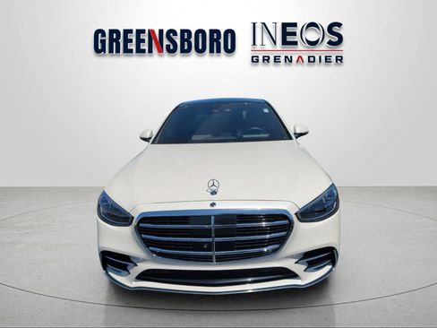 Used 2022 Mercedes-Benz S 580 4MATIC Sedan w/ AMG Line Package image 8