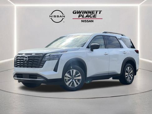 New 2026 Nissan Pathfinder SL image 1