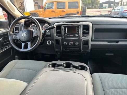 Used 2018 RAM 2500 Tradesman w/ Chrome Appearance Group AWD/4WD image 13