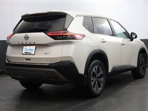 Used 2023 Nissan Rogue SV image 5