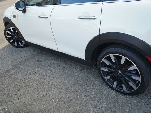 Used 2018 MINI Cooper 4-Door Hardtop FWD image 6