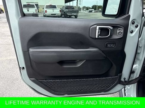 Used 2023 Jeep Wrangler Unlimited Rubicon 4xe w/ Steel Bumper Group AWD/4WD image 19