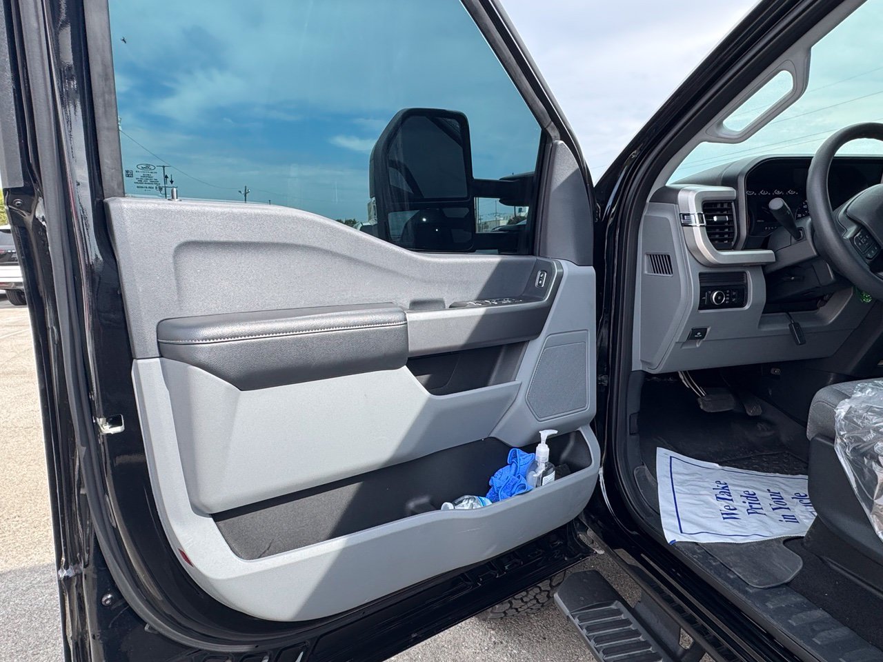 Used 2025 Ford F250 XL w/ STX Appearance Package AWD/4WD image 8