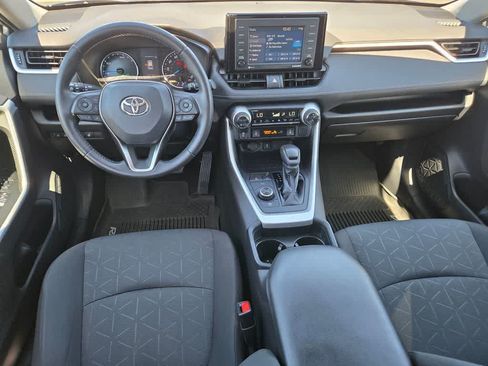 Used 2020 Toyota RAV4 XLE w/ XLE Grade Weather Package AWD/4WD image 9