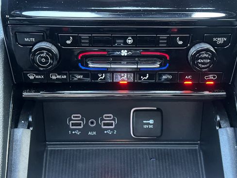 Used 2023 Jeep Grand Cherokee Altitude AWD/4WD image 22