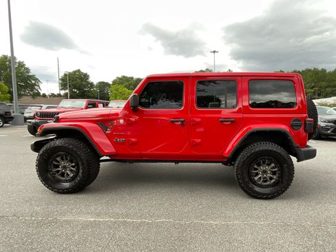 Used 2022 Jeep Wrangler Unlimited Sahara w/ LED Lighting Group AWD/4WD image 2