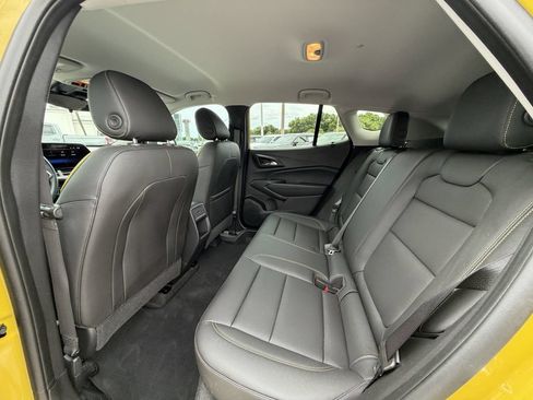 Used 2025 Chevrolet Trax ACTIV FWD image 16