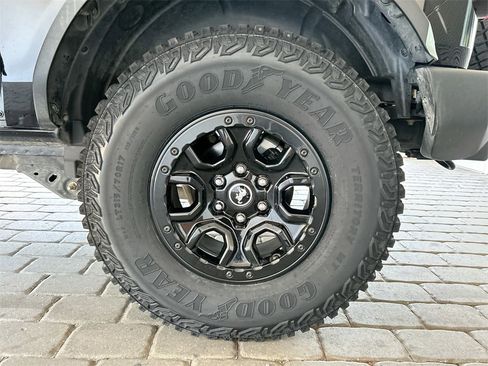 Used 2022 Ford Bronco Wildtrak image 46