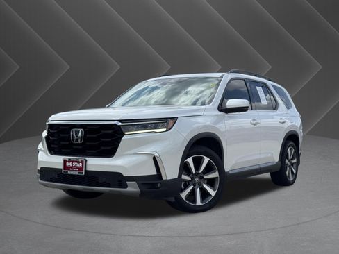 Used 2025 Honda Pilot Elite image 2