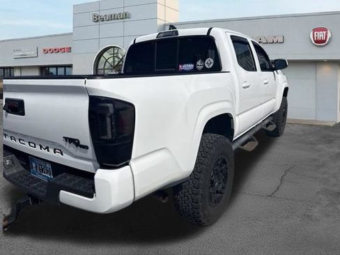 Used 2020 Toyota Tacoma SR AWD/4WD image 4