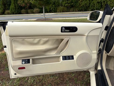 Used 2004 Volkswagen Beetle GLS image 13